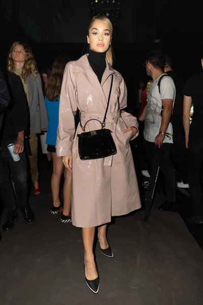 Look 3